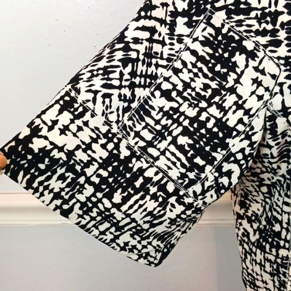 Kenneth Cole Reaction black/white abstract print 3/4 sleeve cropped jacket 12 - Picture 5 of 9